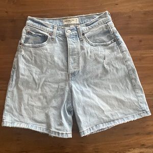 Abercrombie 7” Dad Shorts High Rise